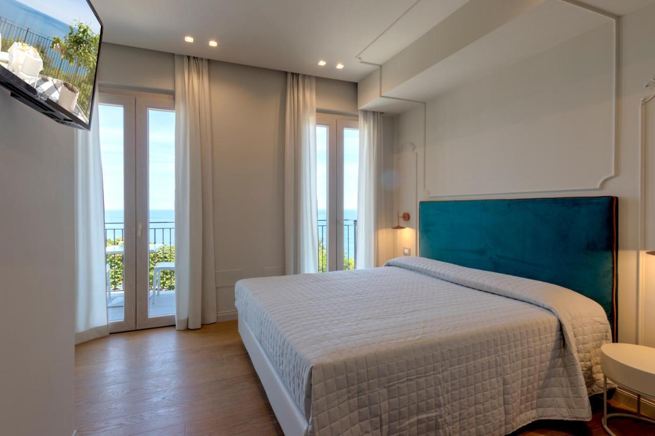 Diecidodici Boutiquerooms Sirolo Buitenkant foto