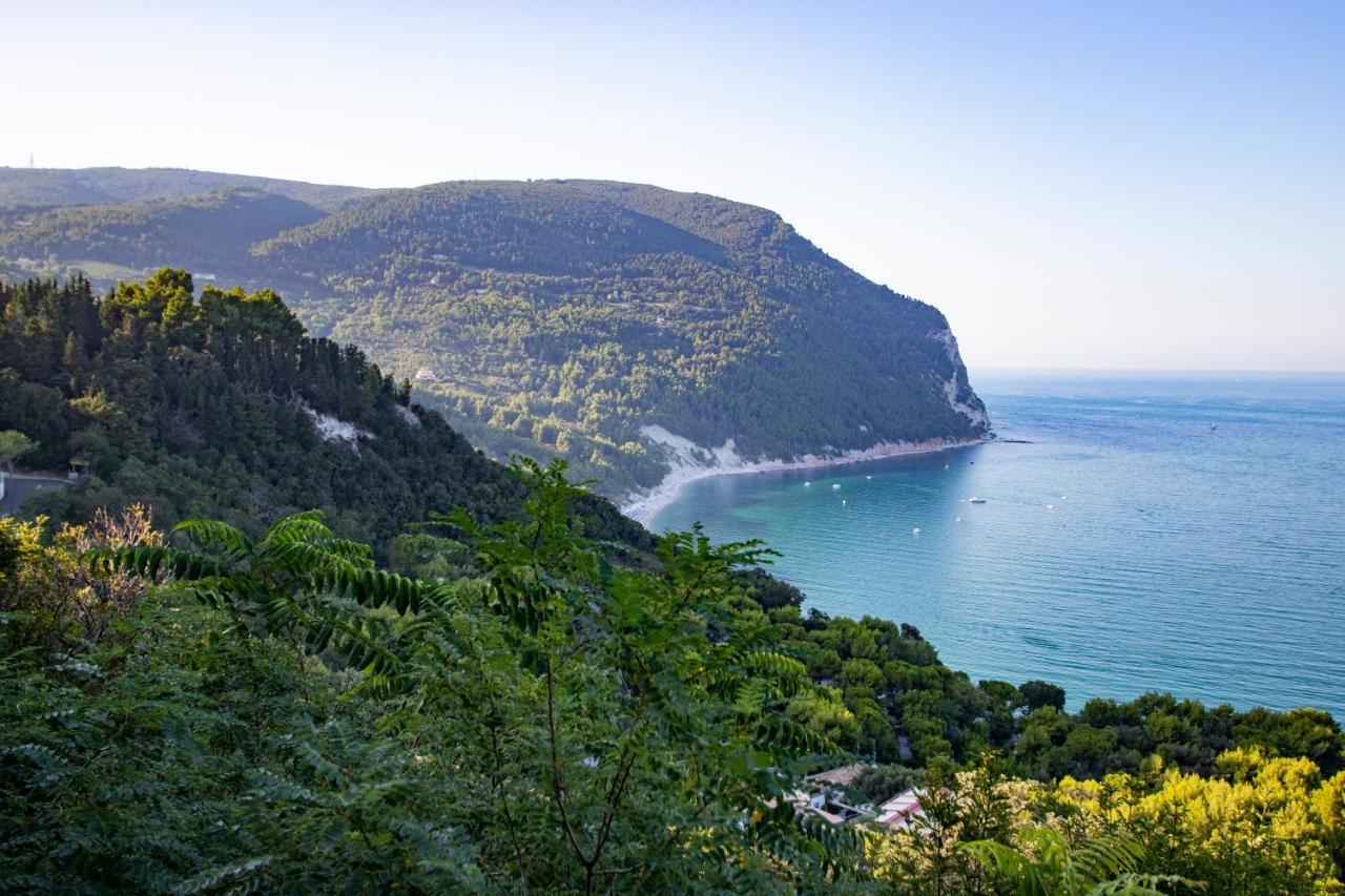 Diecidodici Boutiquerooms Sirolo Buitenkant foto