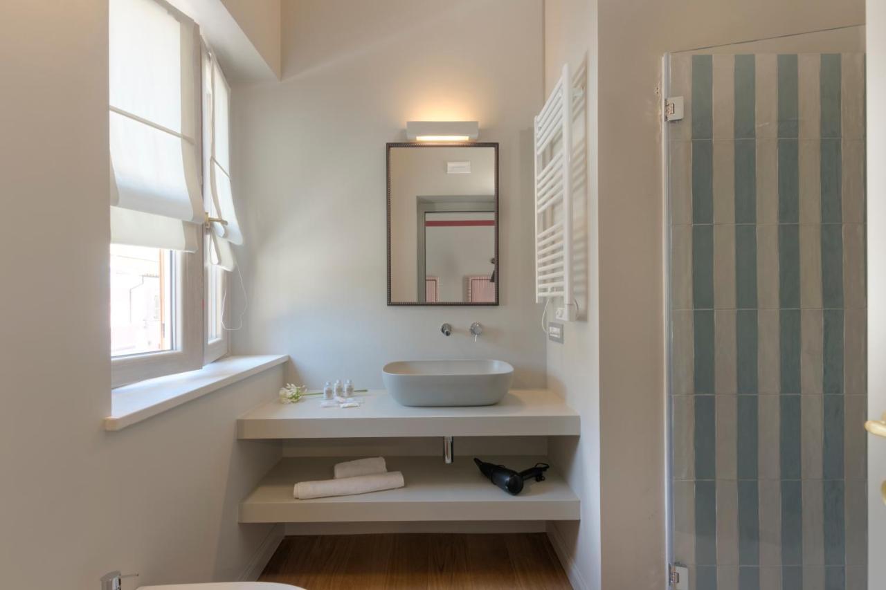 Diecidodici Boutiquerooms Sirolo Buitenkant foto