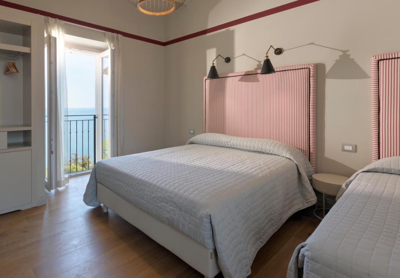 Diecidodici Boutiquerooms Sirolo Buitenkant foto