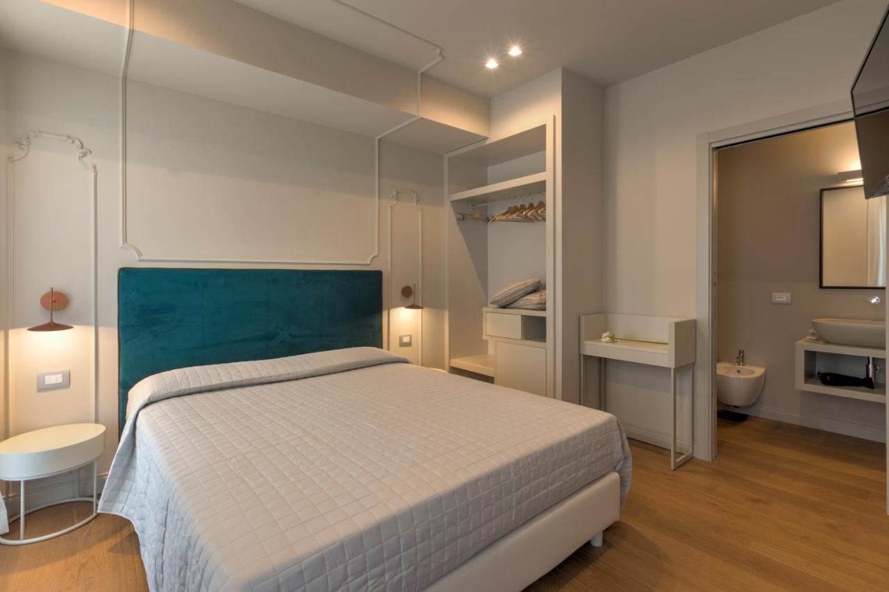 Diecidodici Boutiquerooms Sirolo Buitenkant foto